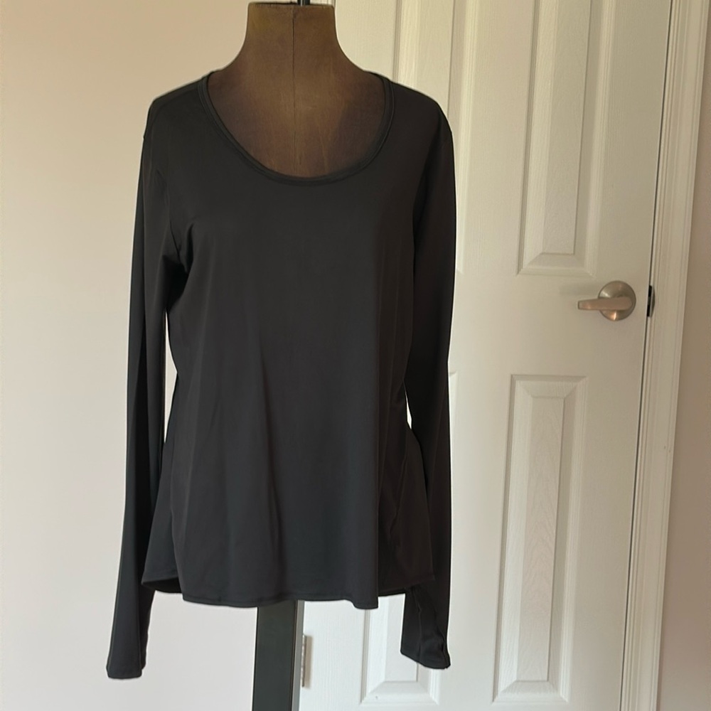 Athleta unstinkable Women’s athletic shirt size XL